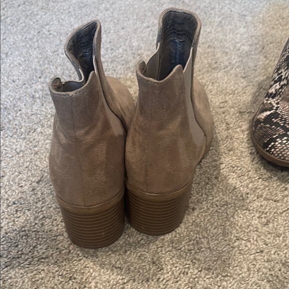 Maurice’s shoe bundle - Picture 13 of 17